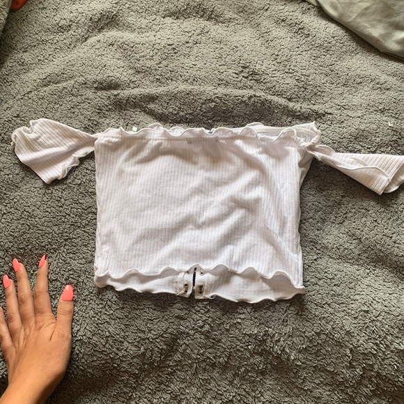 White off the shoulder crop top - Picture 3 of 3